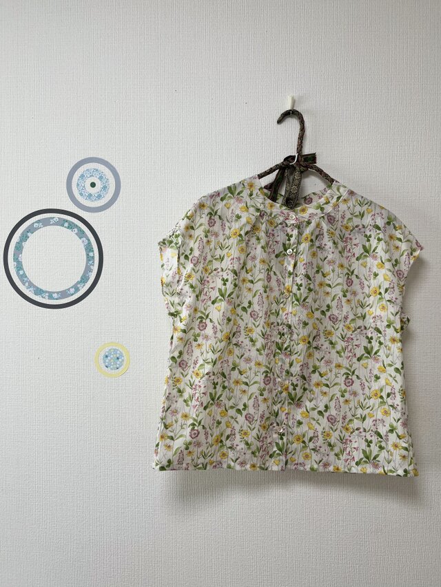 毎日着られる大人服　フレンチスリーブブラウス　コットン　イエローフラワー