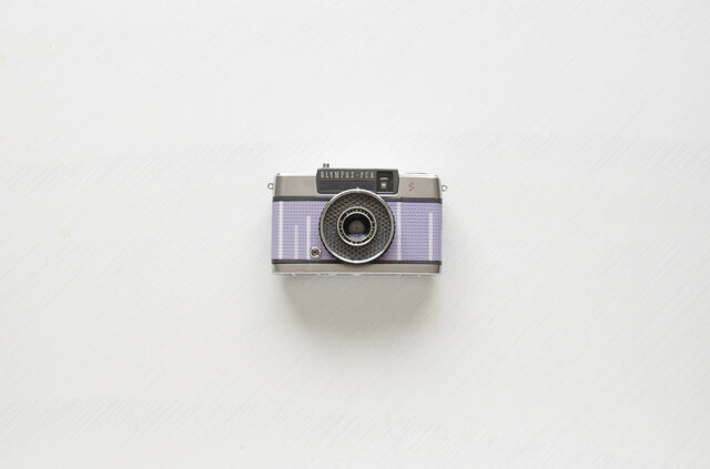 小型フィルムカメラ・OLYMPUS PEN EES-lavender scenery-の画像1枚目