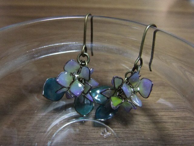 紫陽花のピアス 「淡藤」の画像1枚目