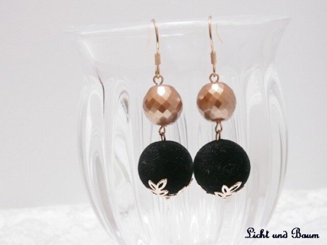 Winter pierced earrings...ブラックの画像1枚目