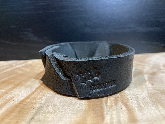 新品 アライア ALAIゴールド レーザーカット ブレスレット 新品 アライア ALAIゴールド レーザーカット ブレスレット