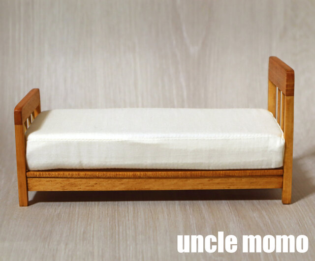 ドール用ベッド シングル（色：チェスナット） 1/12ミニチュア家具