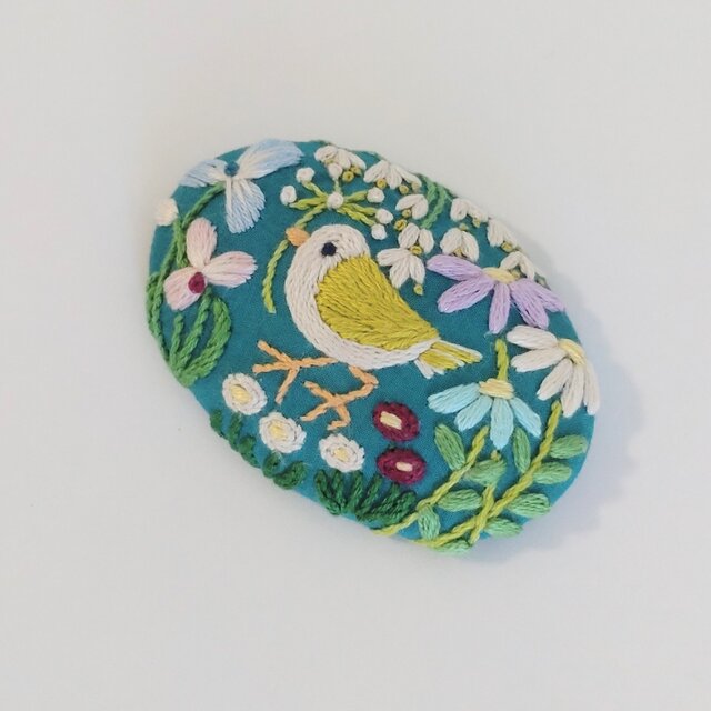 ことりと草花の刺繍ブローチ【botanical】b112