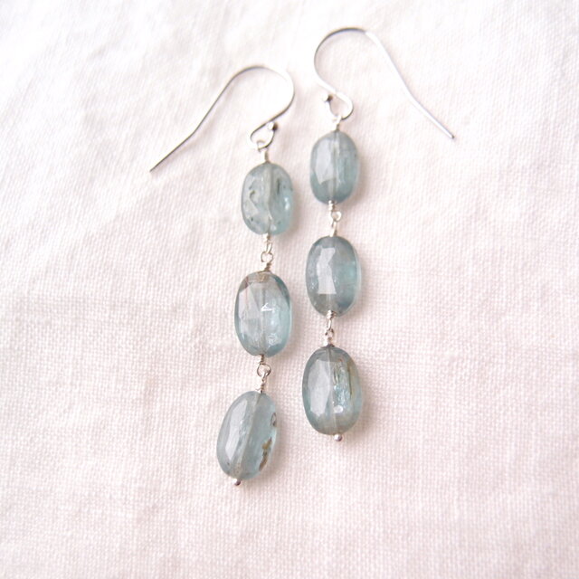 送料無料【SV】カイヤナイト ロングピアス・kyanite | iichi ハンドメイド・クラフト作品・手仕事品の通販