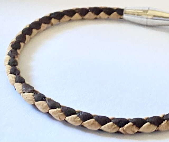 樹皮 コルクレザー4つ編み（直径 3mm ）の ブレスレット】ポルトガル