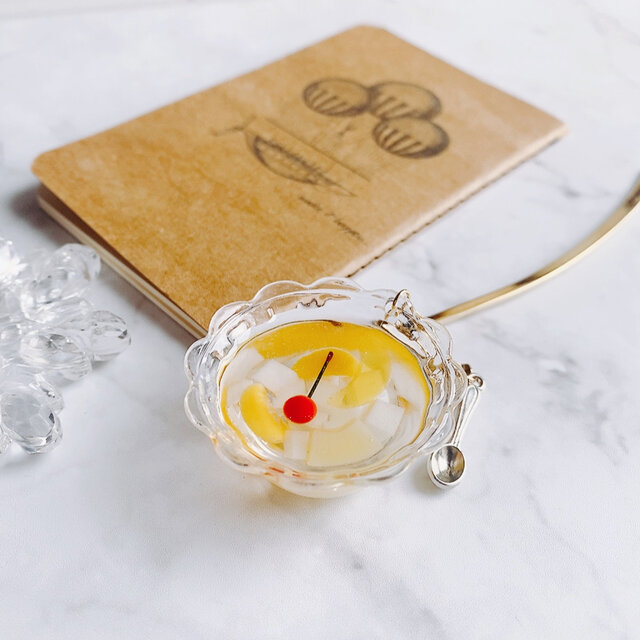 杏仁豆腐のブックマーカー  しおり　スイーツデコ　フェイクスイーツ