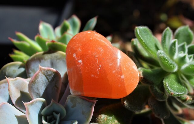 オレンジセレナイト ハート | iichi 日々の暮らしを心地よくする