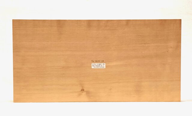 スプルース柾目一枚板のまな板 No.002 iichi 日々の暮らしを心地よくするハンドメイドやアンティークのマーケットプレイス