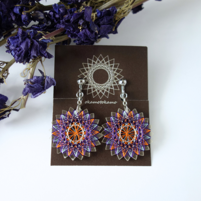 ブルーダリアのエスニックイヤリング｜大ぶりなのに軽い｜個性的な絹糸アクセサリー｜ギフトにもおすすめ