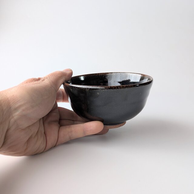 飯茶碗(黒) 【黒茶碗 手仕事 民藝 和 陶器】 | iichi 日々の暮らしを