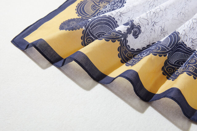 フランスパリ購入ヴィンテージ買いがスカーフプリントストレッチ素材のルーズパンツサルエルパンツM相当♪丈70㎝