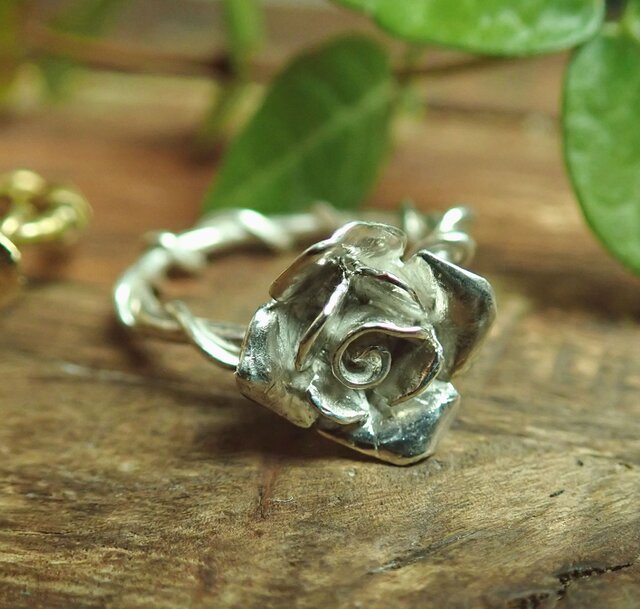 ハンドメイド  シルバー製薔薇リング  バロックパール付き  直径約18～19㎜ ハンドメイド シルバー製薔薇リング バロックパール付き 直径約18～19㎜