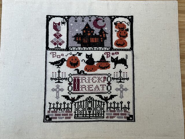 【絶版品】 ハロウィン　刺繍パッチ2 クロスステッチDL図案 「HALLOWEEN」ハロウィン刺繍 クロス