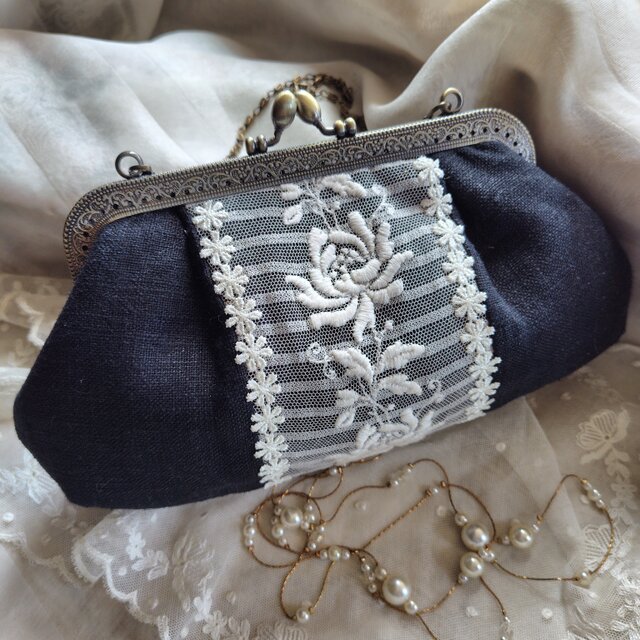 アンティークレース*黒リネン*がま口バッグ