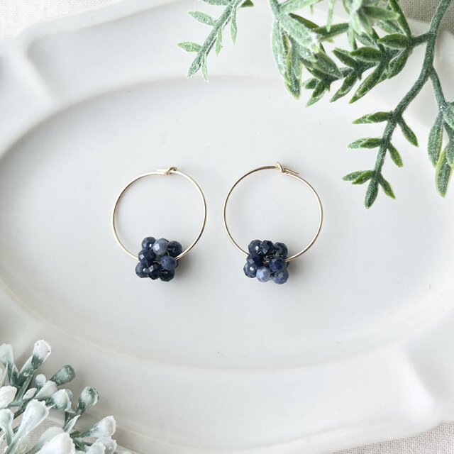 【9月誕生石サファイア】サファイアのボールのフープイヤリング