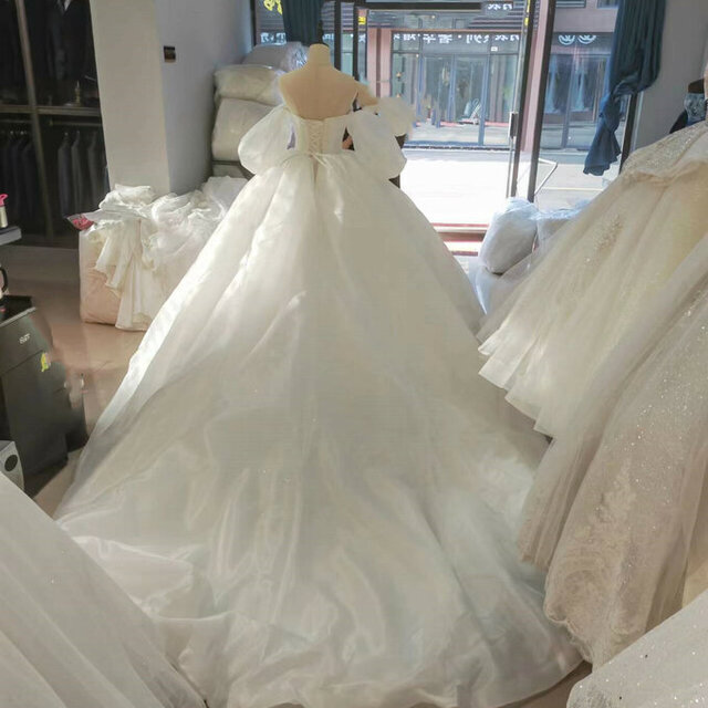 フランス風 法式 ウエディングドレス ふわふわ袖 編み上げ 華やかなトレーン プリンセスライン /前撮り/花嫁/結婚式