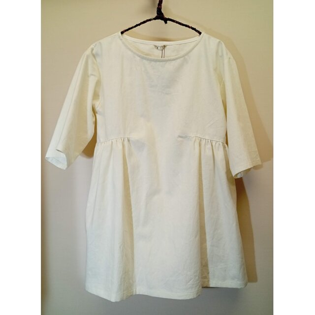 ◇サイドギャザーブラウス　ロング丈・六分袖◆オフホワイト　くったりハーフリネン◆フリーサイズ 　※オフホワイトは完売致しました。