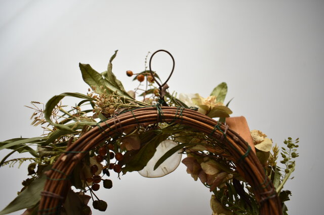 柏葉紫陽花とリナリアのリース　ドライフラワーリース　夏のインテリア 柏葉紫陽花とリナリアのリース ドライフラワーリース 夏のインテリア