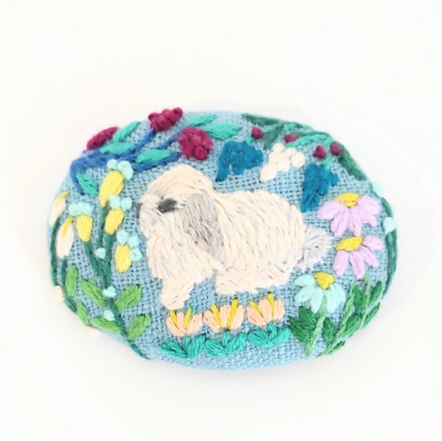 うさぎと草花の刺繍ブローチ(botanical）b-113 | iichi 日々の