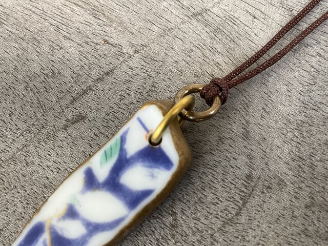 海の漂流物シー陶器を、日本の伝統技法の金継ぎ手法で作った一点物の