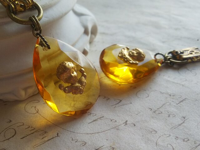 フランスヴィンテージ　天使とバタフライのブローチ　アールヌーボー フランスヴィンテージ天使とバタフライのブローチアールヌーボー