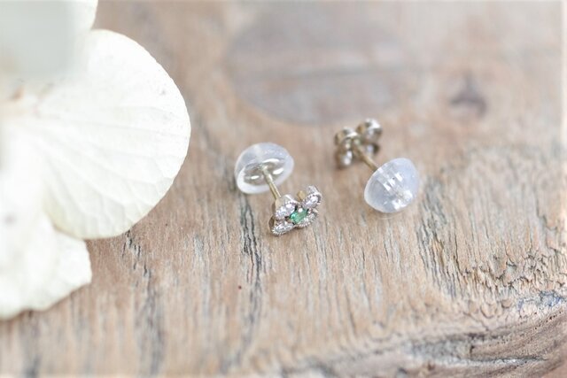 ツツミ　K14WGダイヤモンド0.30カラット　クリックピアス ツツミ K14WGダイヤモンド0.30カラット クリックピアス ツツミ K14WG