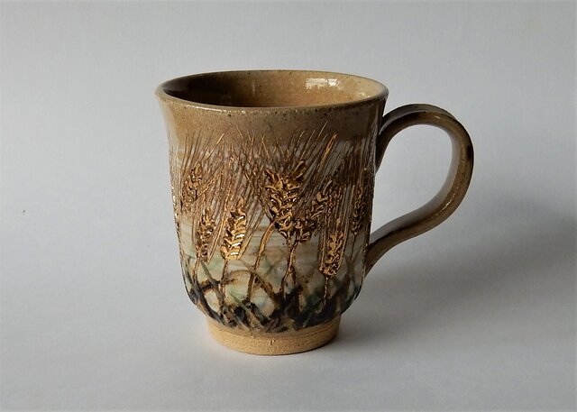 金彩麦穂文マグ | iichi 日々の暮らしを心地よくするハンドメイドや