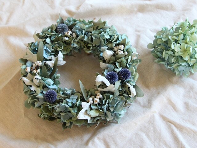 秋色紫陽花のハーフリース　小花と木の実 秋色紫陽花とカシワバアジサイのかわきばな®︎ハーフリース