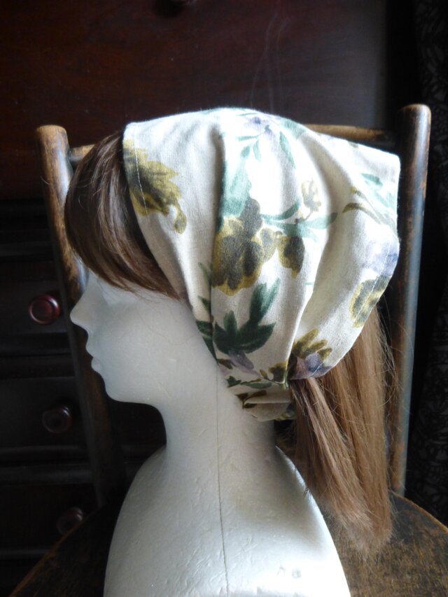 セピア色の花柄花柄のワイドヘアバンド