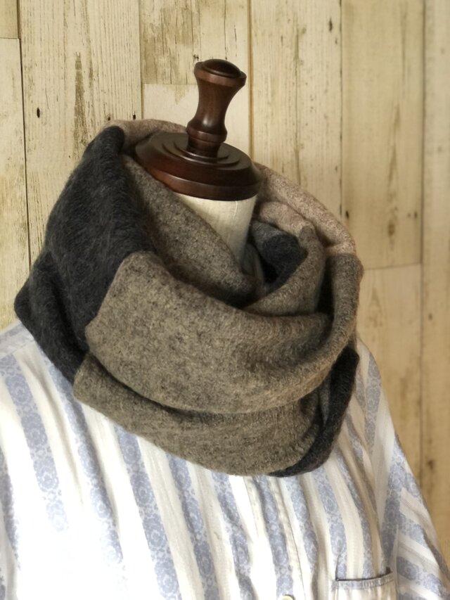 楽チン♪かぶるだけ★タムニットのパッチワークスヌード③（チャコール×ローズベージュ×グレイッシュブラウン）一点ものです