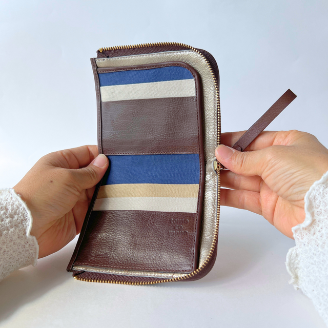 刺繍革財布『街』Dark -Brown×ブルー（牛革）☆コンパクト二つ折り