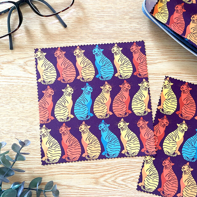 虎のメガネ拭き〈1枚〉クリーニングクロス スマホ画面クリーナー マイクロファイバー 動物 虎 寅年 干支 トラ ギフト