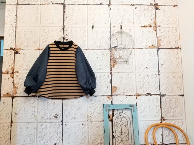sale!キャメル&ブラックボーダーにデニム袖のトップスの画像1枚目