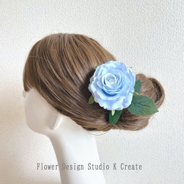 薔薇と葉っぱの髪飾り（水色）　水色　薔薇　髪飾り　フローレス　フラメンコ　ダンス　バラ　ヘッドドレス　花飾り