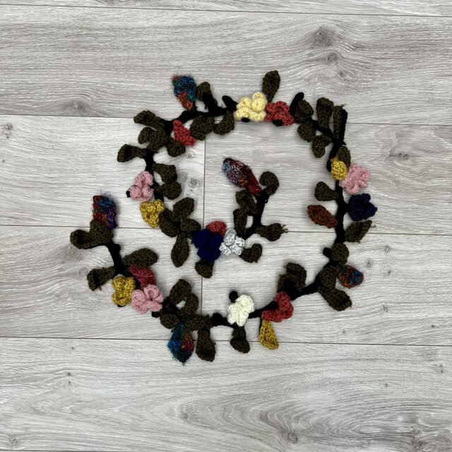 花と葉っぱのラリエット