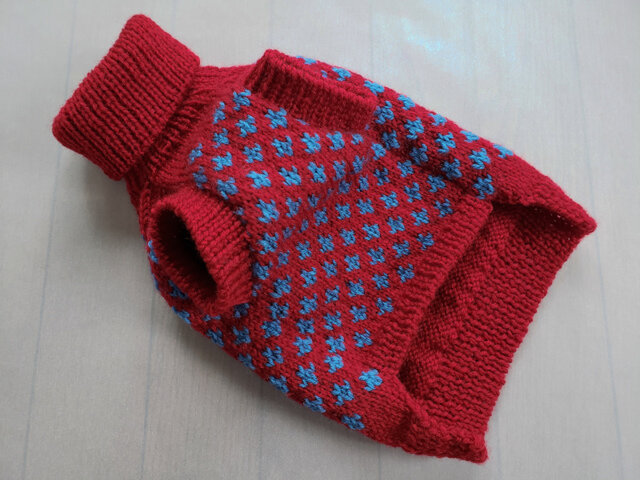 犬服 【受注制作品】【洗濯機OK】小型犬用編み込みセーター | iichi