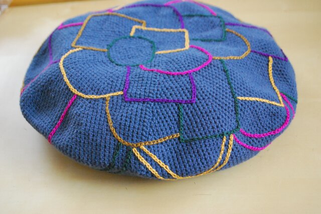 カラフル刺繍ベレー帽 紺 | iichi 日々の暮らしを心地よくする