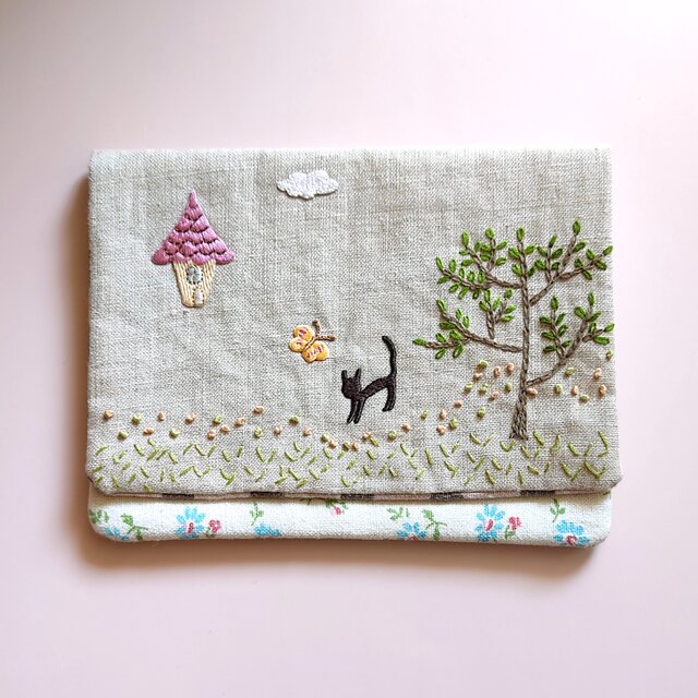 母子手帳ケース　森の中の猫　刺繍