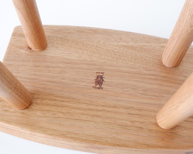 くるみの木の小さなスツール | iichi 日々の暮らしを心地よく