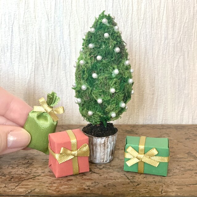 クリスマスツリーとプレゼントのセット ミニチュア | iichi 日々の