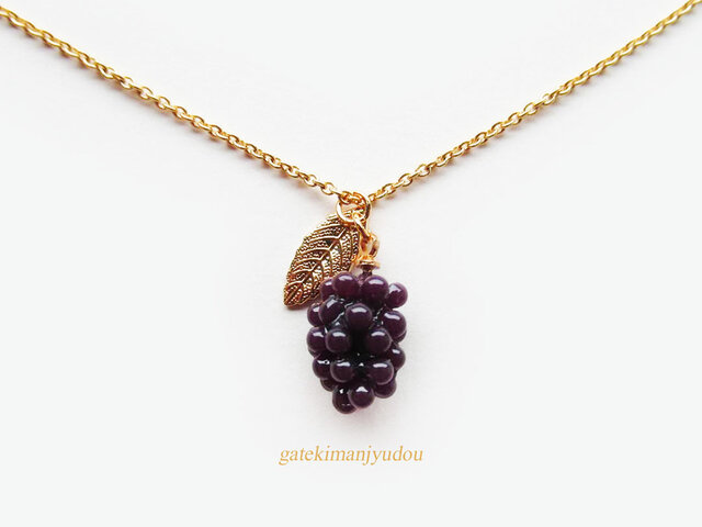 14K刻印金具　本金本翡翠　ぶどう文ネックレストップ　東さ7-0206☆2F 楽天市場】家紋ペンダント・八角・大K18金ゴールド・松コース