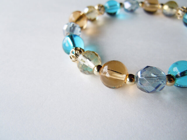 水色とオレンジのチェコガラスとラウンドガラスビーズのブレスレット