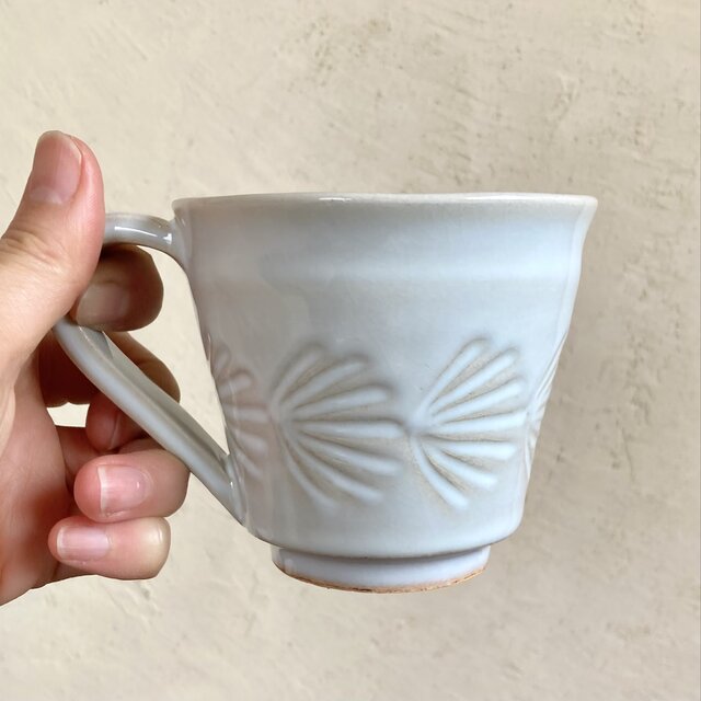 ハンドメイド 陶器 白カップ 鎬わら白カップ | iichi 日々の暮らしを心地よくするハンドメイドや