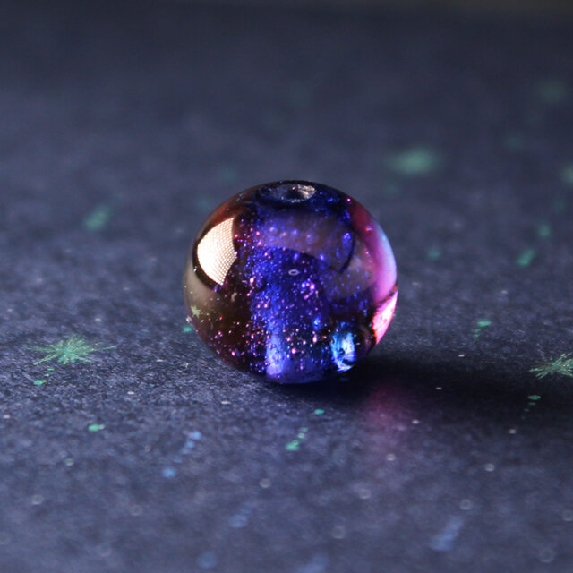 ガラスアクセサリー【菖蒲】縞の小石 SS234の画像1枚目