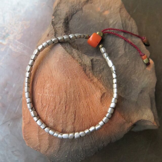 アンティーク　チンシルバー　＆　珊瑚　＋　オリッサブラス　ブレスレット　百世 momotose（東）