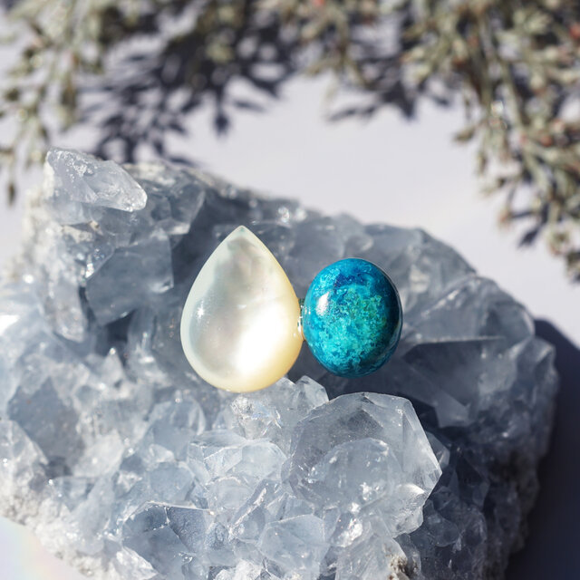 白蝶貝とクリソコラのブローチ　～Earth and Aurora
