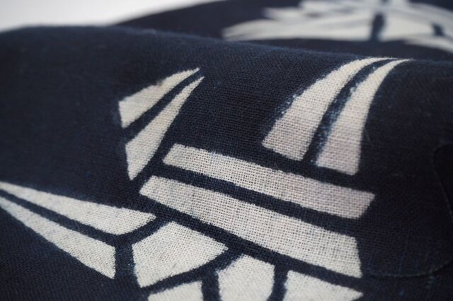 k0042 折鶴文様 型染め 木綿 藍染 / 古布 古裂 襤褸 ボロ