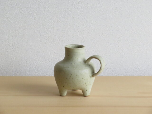 3つ足花瓶 CC003 | iichi 日々の暮らしを心地よくする