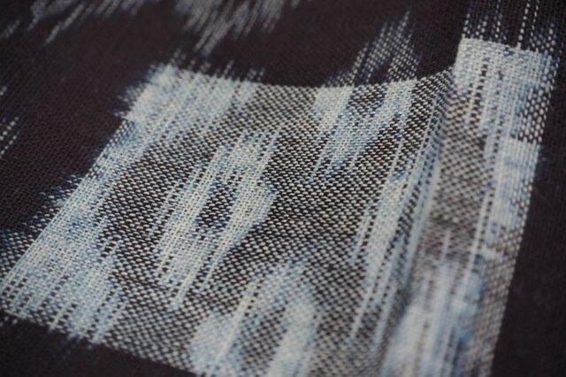 kh0076 色絣 幾何学文様 木綿 ハギレ 80cm/ 古布 古裂 藍染 絣