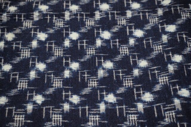 【久留米絣・三色の実】木の葉絣（長304） 木の実　木綿　着物　はぎれ　2662